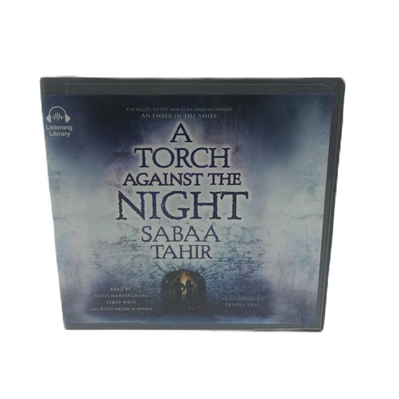 A Torch Against The Night CD Audiobook Sabaa Tahir 13 Discs Ex-Library - Picture 1 of 11